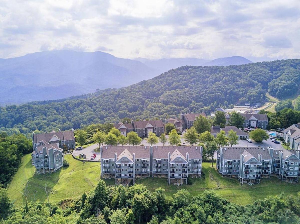 Wow Views!!-Mountain Escape-Outdoor Pool-Close To Downtown-Wifi-Cable-Private Balcony Гатлінбург Екстер'єр фото