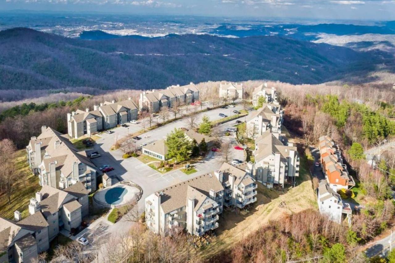 Wow Views!!-Mountain Escape-Outdoor Pool-Close To Downtown-Wifi-Cable-Private Balcony Гатлінбург Екстер'єр фото