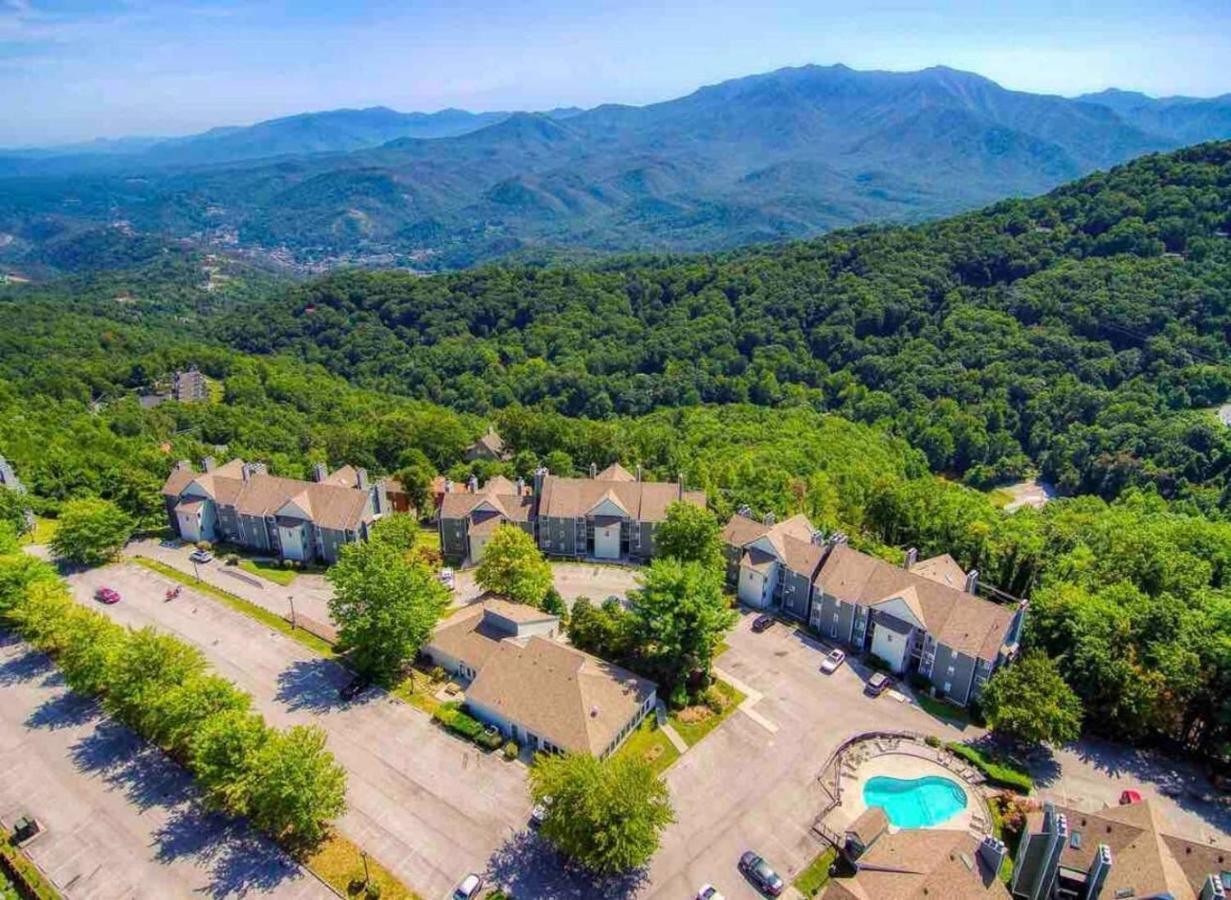 Wow Views!!-Mountain Escape-Outdoor Pool-Close To Downtown-Wifi-Cable-Private Balcony Гатлінбург Екстер'єр фото