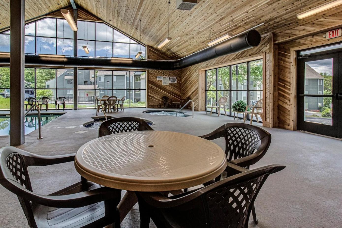 Wow Views!!-Mountain Escape-Outdoor Pool-Close To Downtown-Wifi-Cable-Private Balcony Гатлінбург Екстер'єр фото